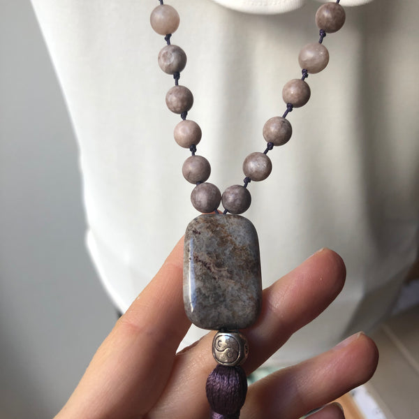 Smoky Jade Mala Beads, Yin&Yang Charm, Yoga Schmuck, 108 beads, Mala Necklace, Meditation